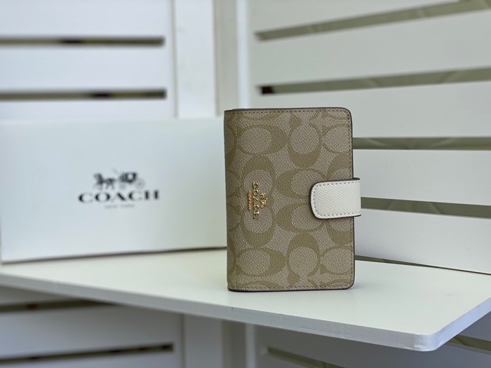 Wallet Coach medium long wallet Beige Size 13.5x9x3cm