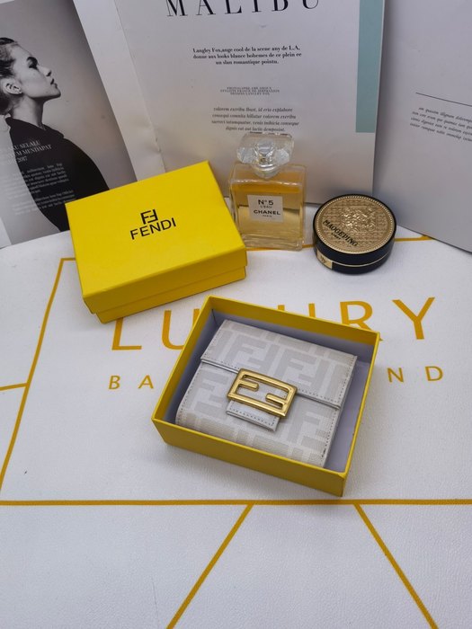 Wallet Fendi FF logo buckle compact wallet Black