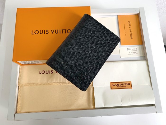 Wallet Louis Vuitton Black Size 10x14cm