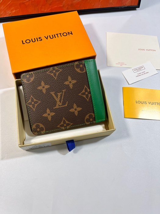 Wallet Louis Vuitton Monogram Canvas Bi fold Wallet Brown Size 11.5x9x1.5cm