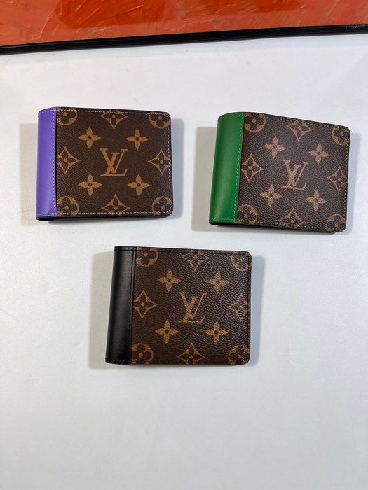 Wallet Louis Vuitton Monogram Canvas Bi fold Wallet Brown Size 11.5x9x1.5cm