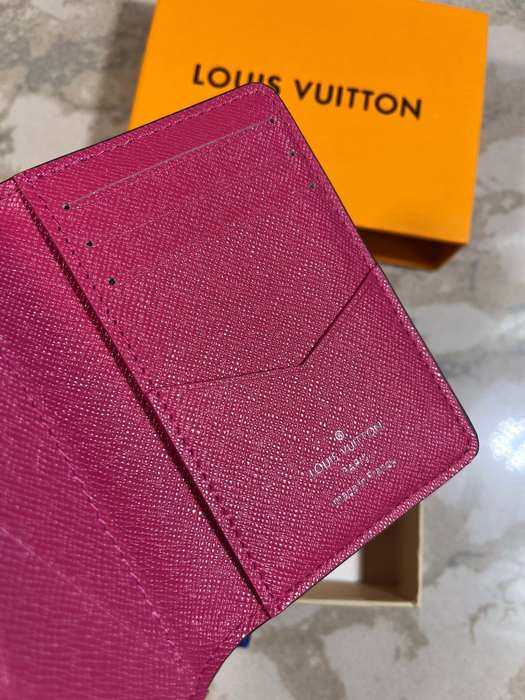 Wallet Louis Vuitton Red Size 8x11cm