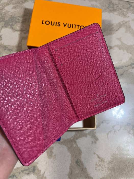 Wallet Louis Vuitton Red Size 8x11cm