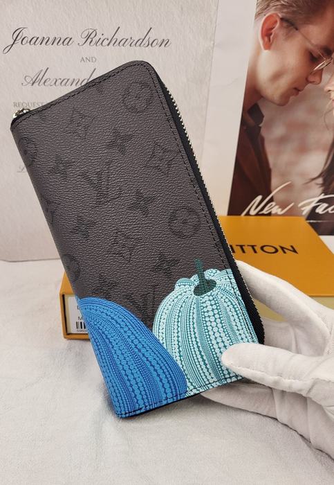 Wallet Louis Vuitton Zipper long wallet Black Size 10x20x2cm