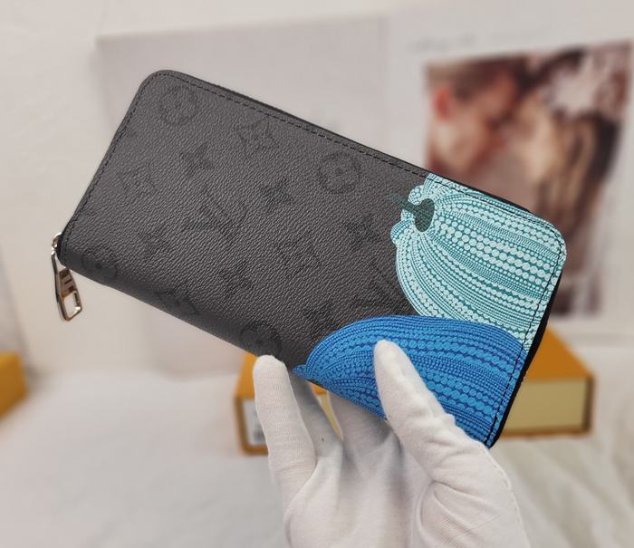 Wallet Louis Vuitton Zipper long wallet Black Size 10x20x2cm