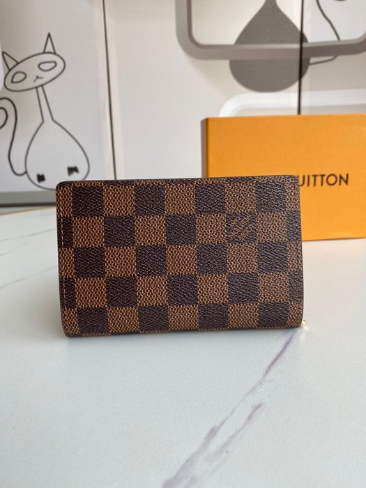 Wallet Louis Vuitton compact zip wallet Brown Size 13x9cm