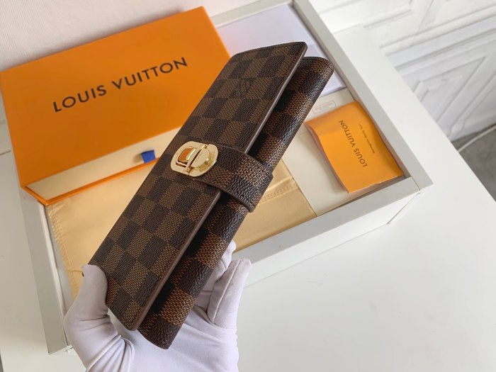 Wallet Louis Vuitton long checkered pattern Brown Size 19x10