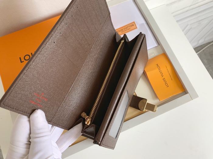 Wallet Louis Vuitton long checkered pattern Brown Size 19x10