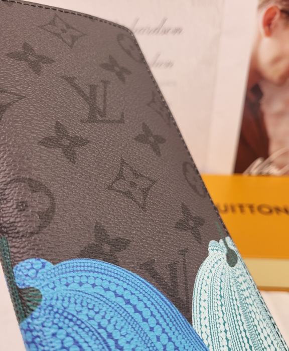 Wallet Louis Vuitton long wallet Grey Size 10x19x2cm