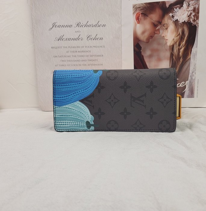 Wallet Louis Vuitton long wallet Grey Size 10x19x2cm