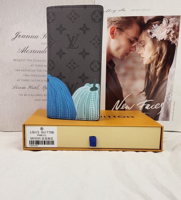 Wallet Louis Vuitton long wallet Grey Size 10x19x2cm