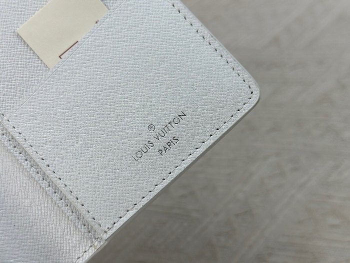 Wallet Louis Vuitton long wallet White