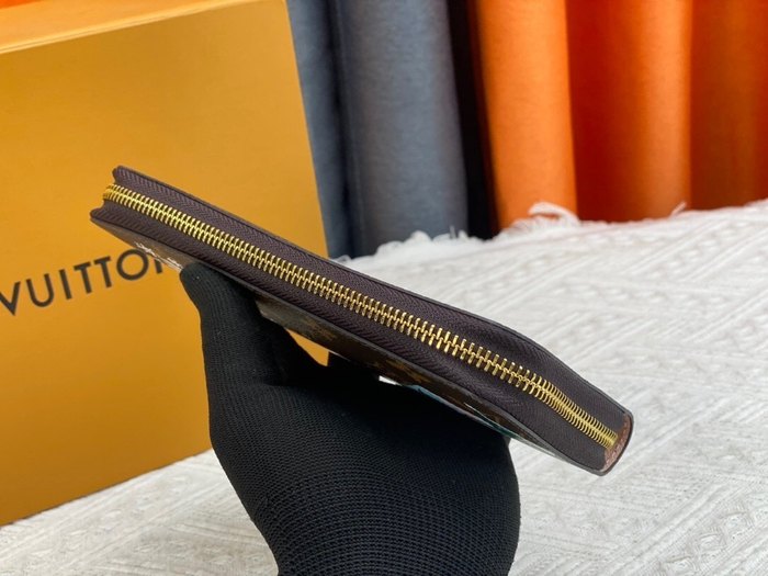 Wallet Louis Vuitton zip around wallet Brown Size 19.5x10.5x2.5cm