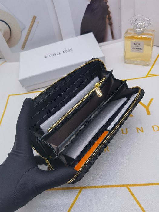 Wallet Michael Kors zip around wallet Black