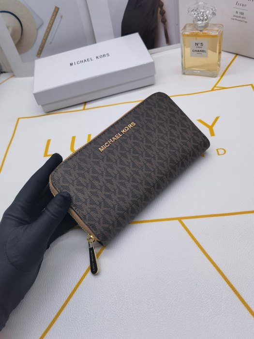 Wallet Michael Kors zip around wallet Brown