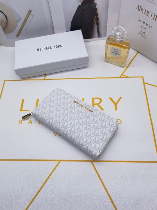 Wallet Michael Kors zip around wallet White