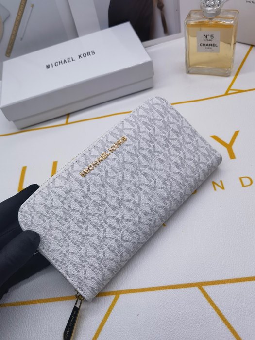 Wallet Michael Kors zip around wallet White