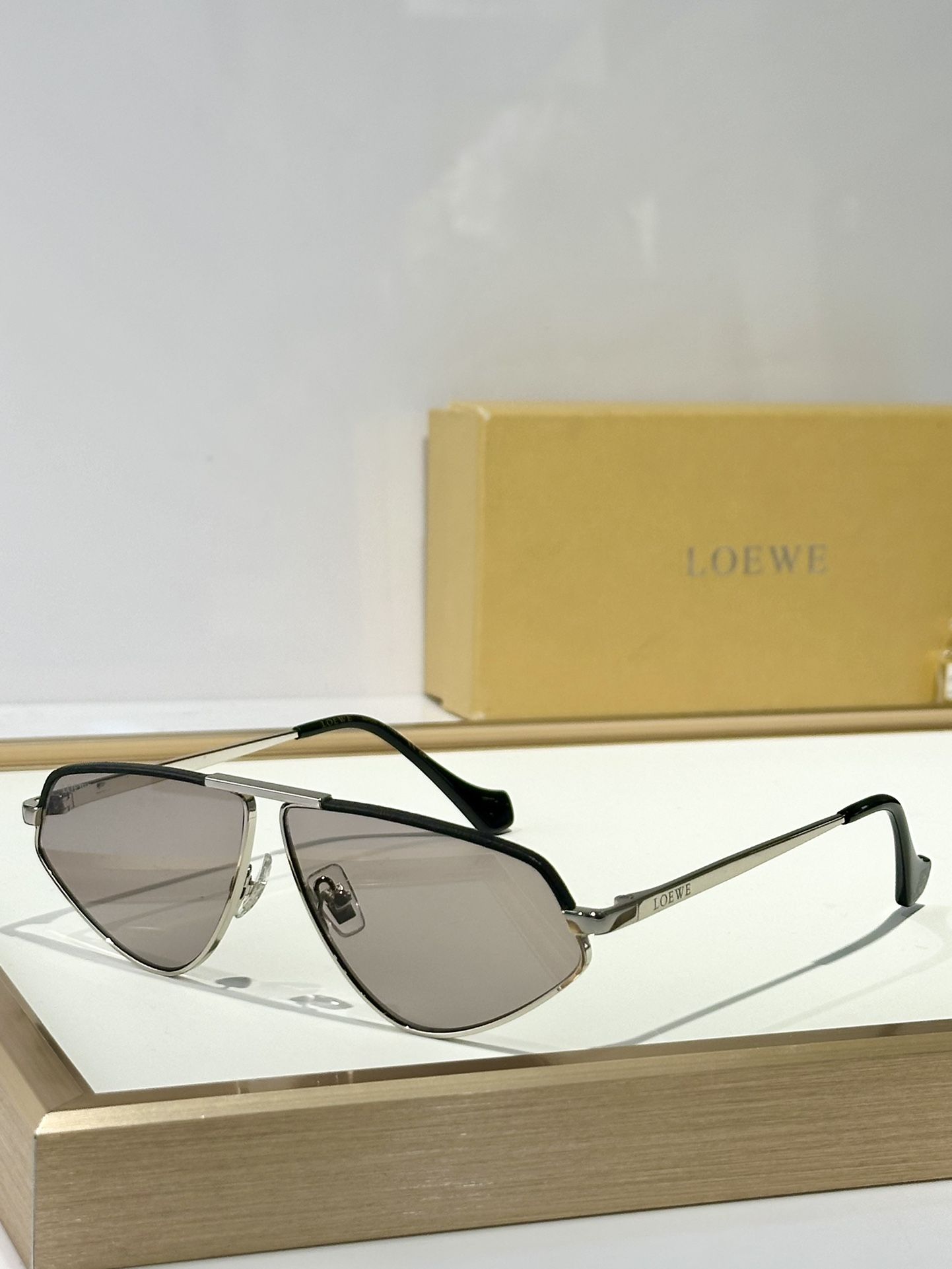 LOEWE_Glasses_yupoo_Original_quality