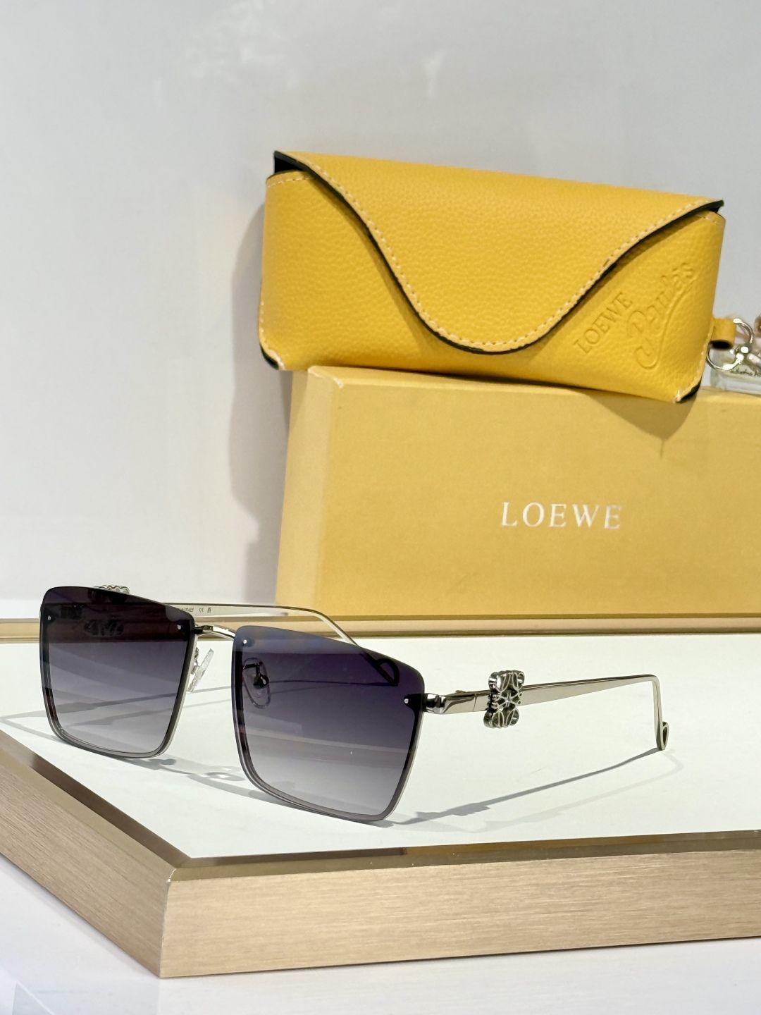 LOEWE_Glasses_yupoo_Original_quality
