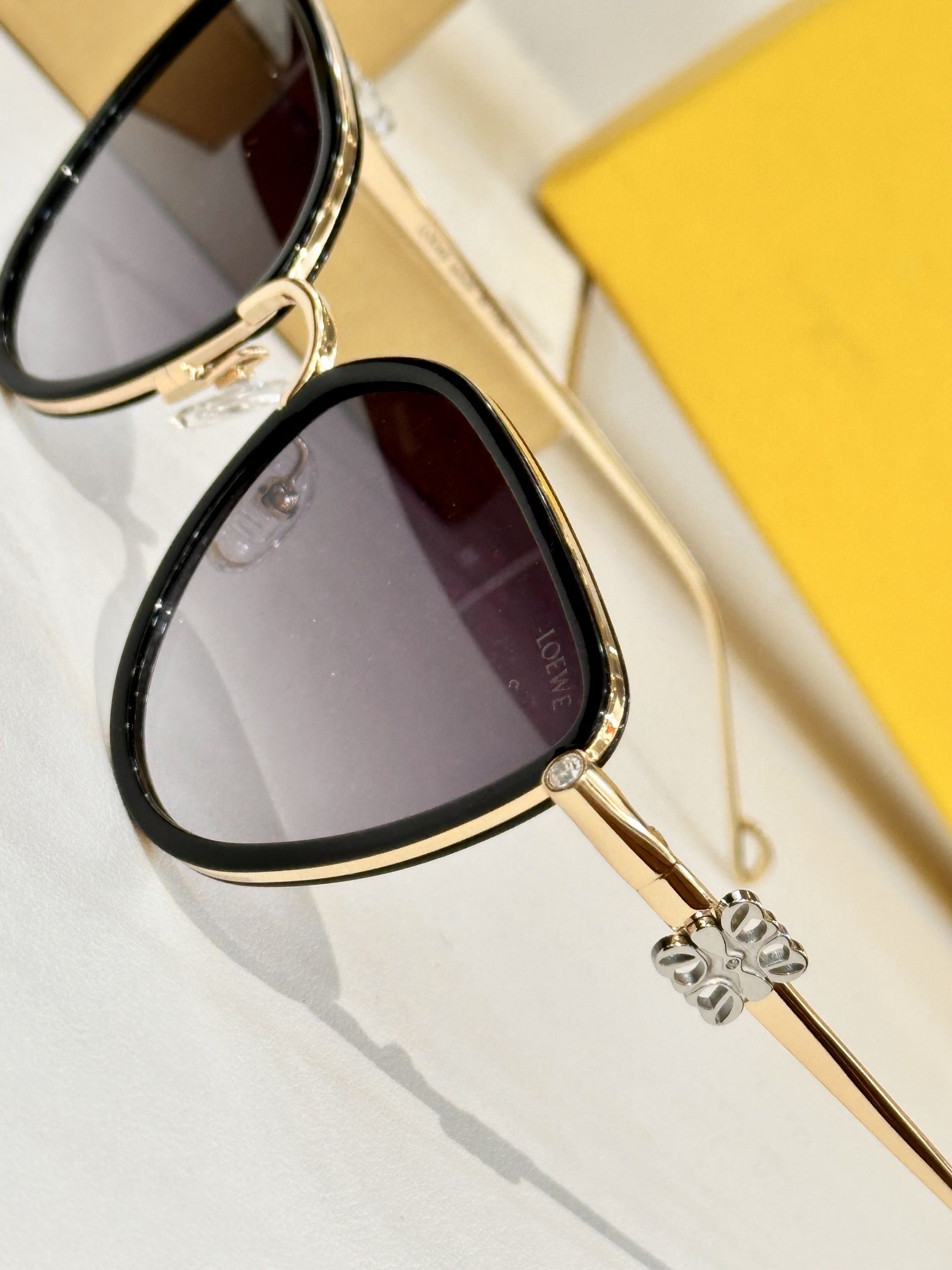 LOEWE_Glasses_yupoo_Original_quality