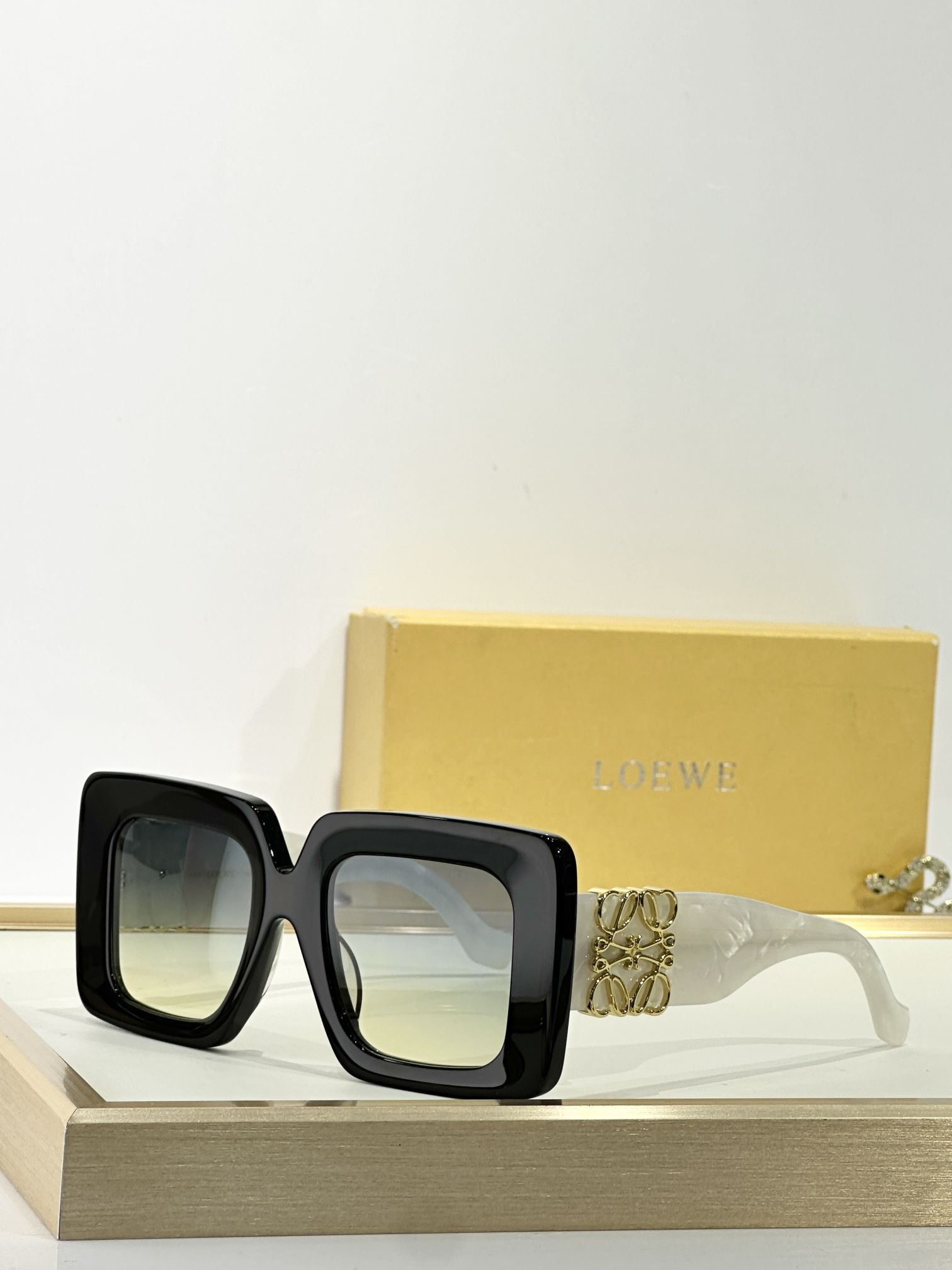 LOEWE_Glasses_yupoo_Original_quality