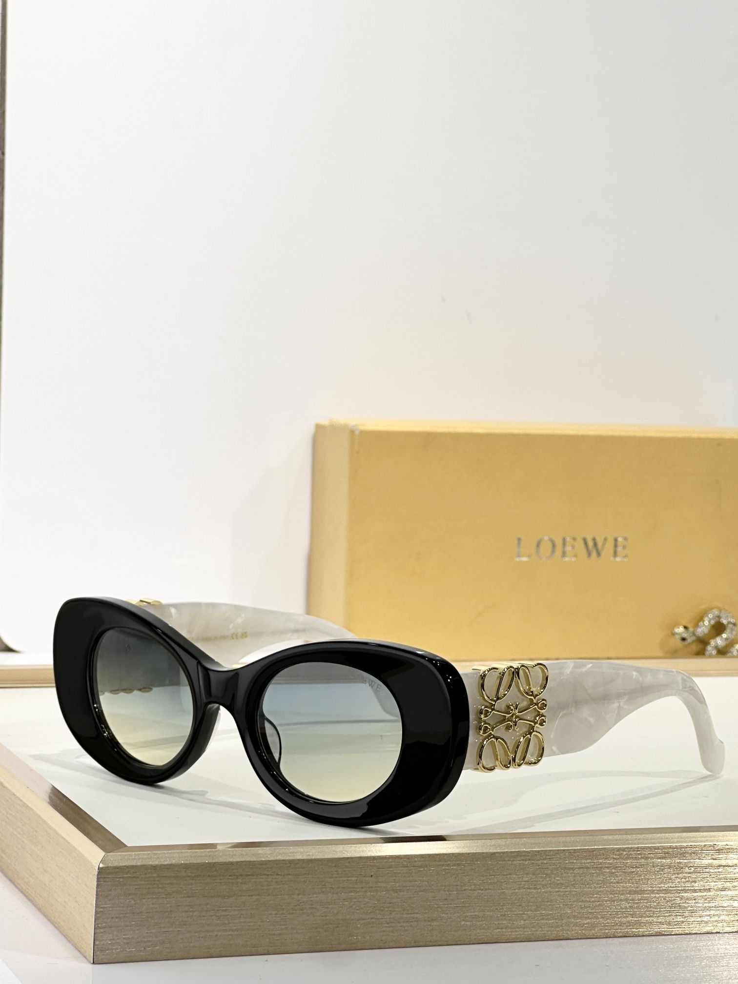LOEWE_Glasses_yupoo_Original_quality