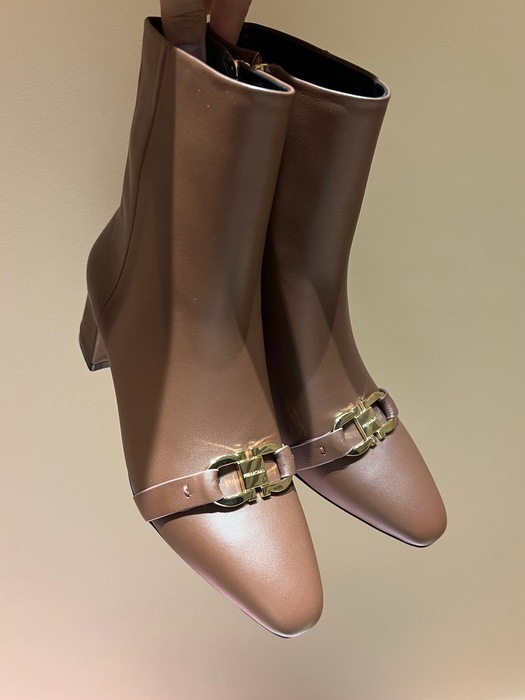 Ferragamo_Women_shoes_yupoo_Original_quality