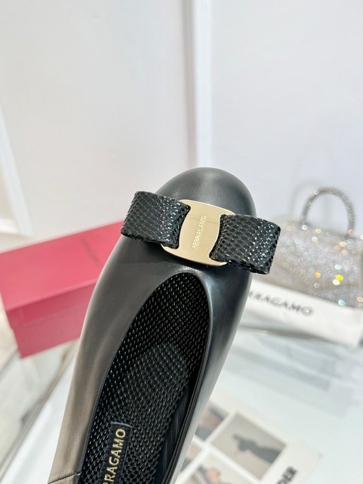 Ferragamo_Women_shoes_yupoo_Original_quality