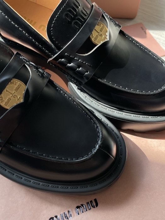 MiuMiu_women_shoes_yupoo_Original_quality