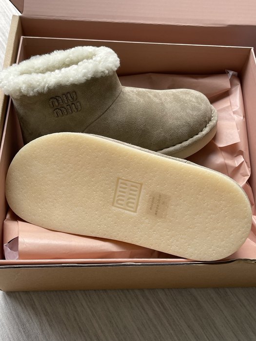 MiuMiu_women_shoes_yupoo_Original_quality