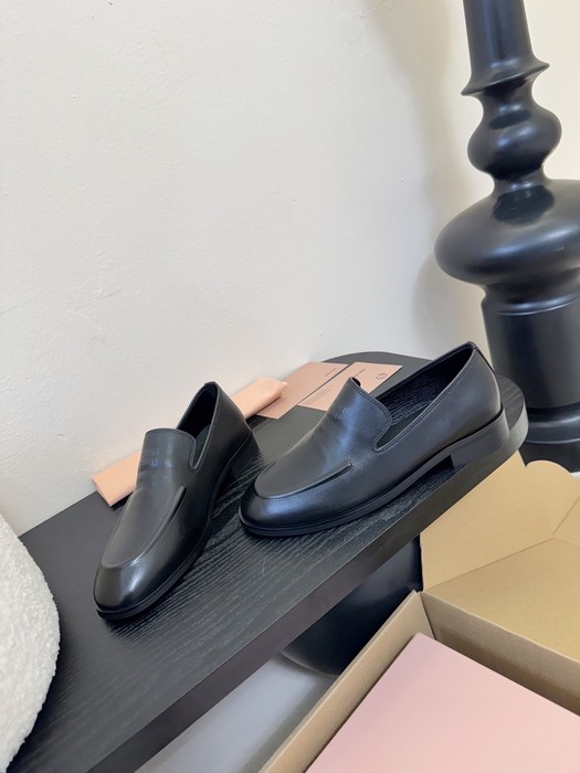 MiuMiu_women_shoes_yupoo_Original_quality