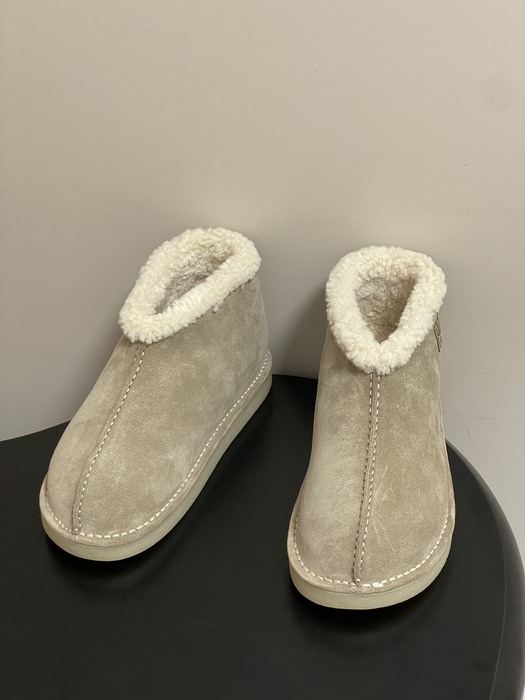 MiuMiu_women_shoes_yupoo_Original_quality