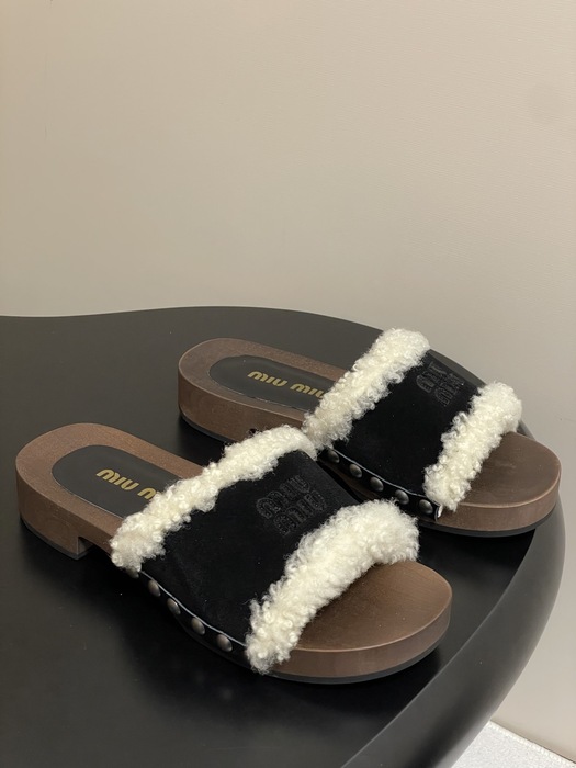 MiuMiu_women_shoes_yupoo_Original_quality