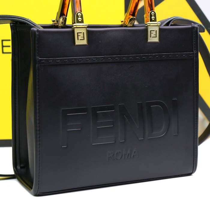 Fendi Tote with classic features Brown 01A