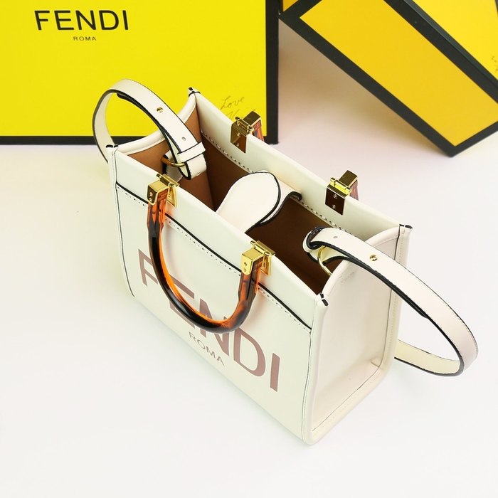 Fendi Tote with classic features Brown 01A