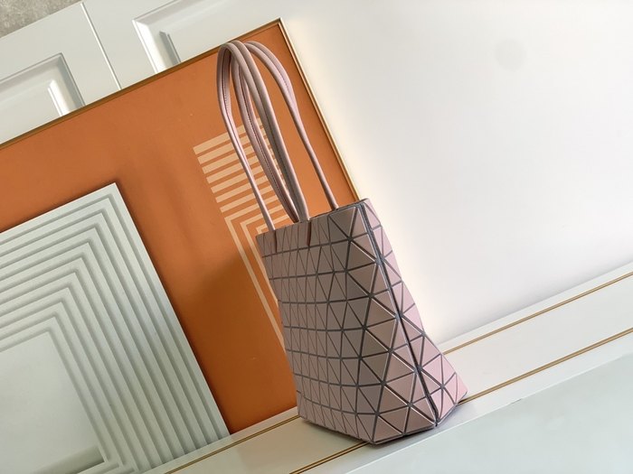 Issey Miyake Tote Bag with geometric design and spacious interior Beige 01A