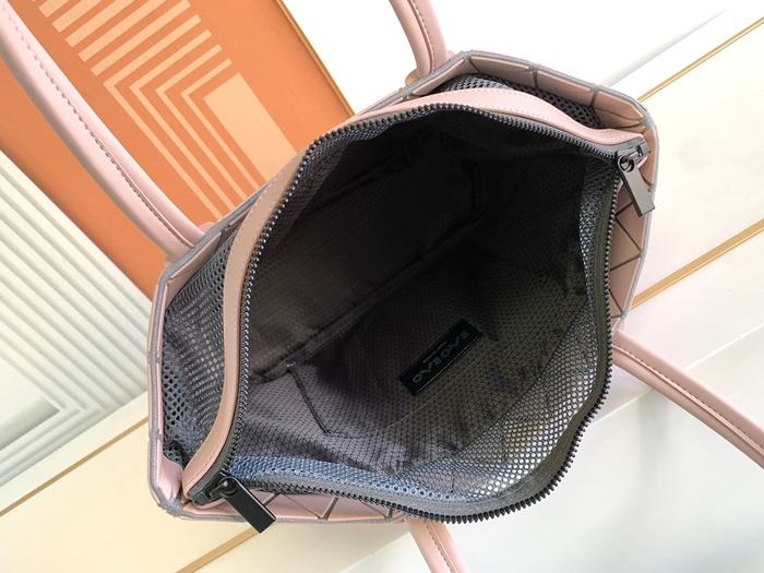 Issey Miyake Tote Bag with geometric design and spacious interior Beige 01A