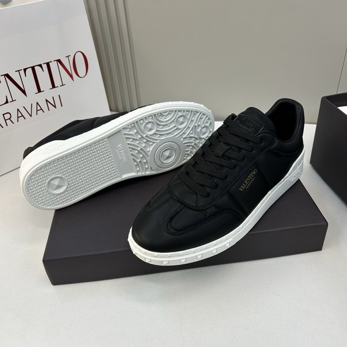 High-Quality Valentino Men's Shoes on Yupoo