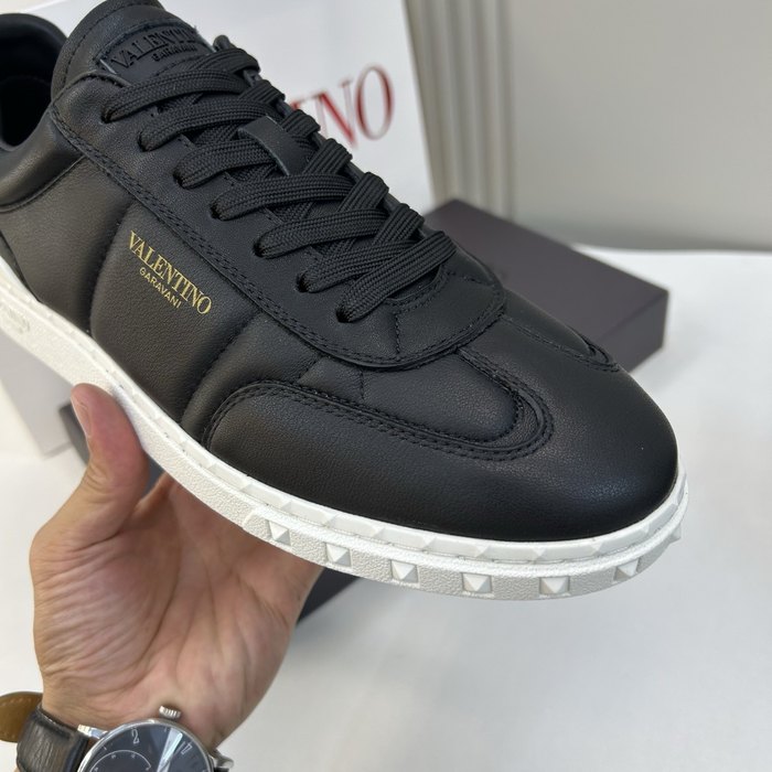 High-Quality Valentino Men's Shoes on Yupoo