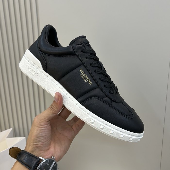 High-Quality Valentino Men's Shoes on Yupoo