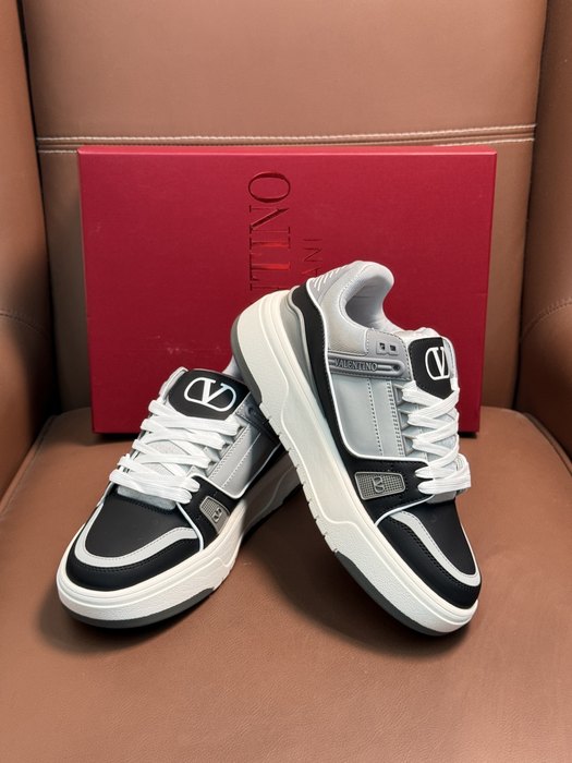 High-Quality Valentino Men's Shoes on Yupoo