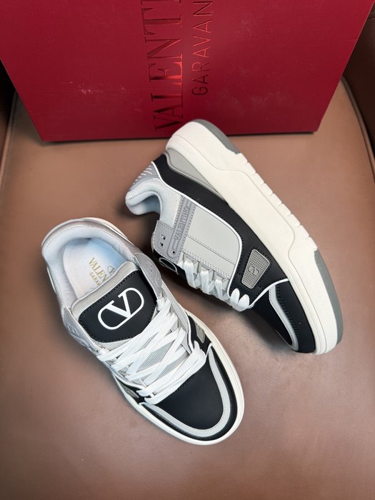 High-Quality Valentino Men's Shoes on Yupoo