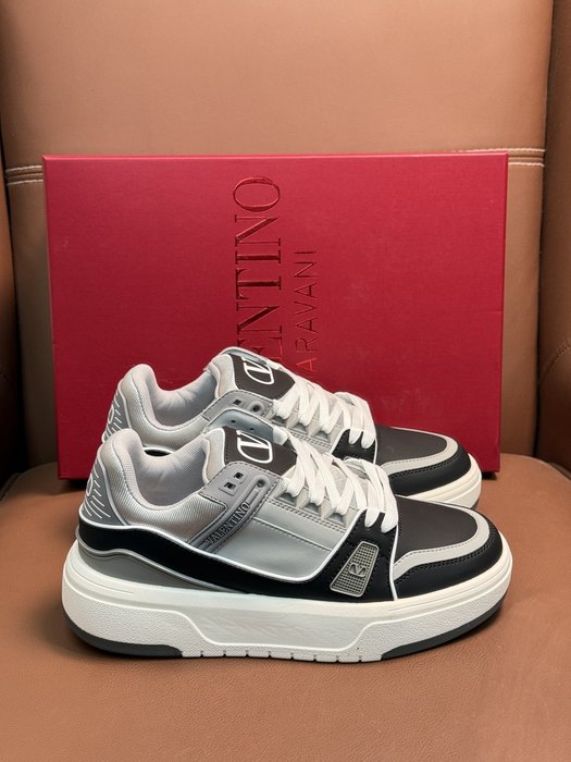 High-Quality Valentino Men's Shoes on Yupoo