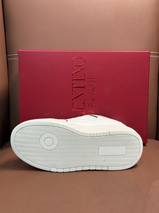 High-Quality Valentino Men's Shoes on Yupoo