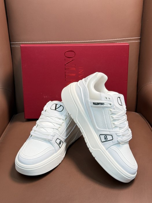 High-Quality Valentino Men's Shoes on Yupoo