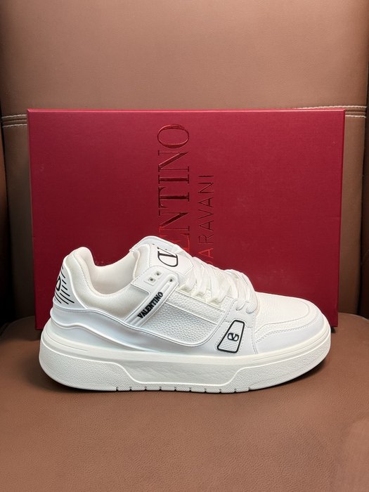 High-Quality Valentino Men's Shoes on Yupoo