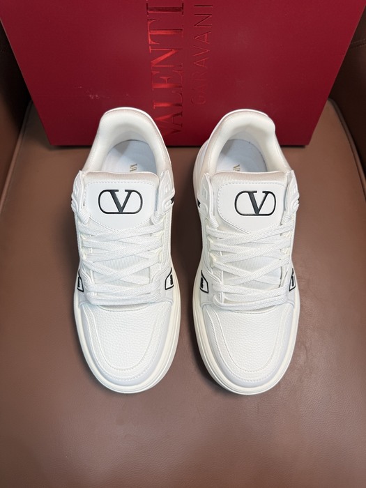 High-Quality Valentino Men's Shoes on Yupoo