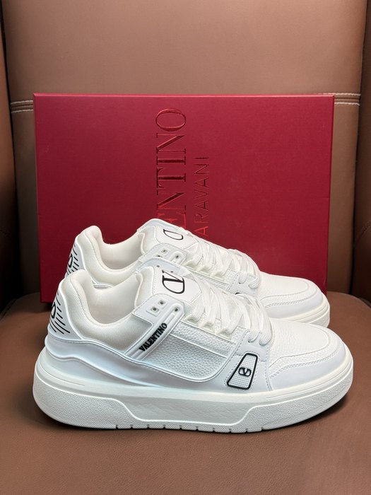 High-Quality Valentino Men's Shoes on Yupoo