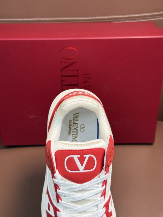 High-Quality Valentino Men's Shoes on Yupoo