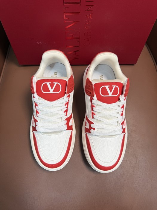 High-Quality Valentino Men's Shoes on Yupoo
